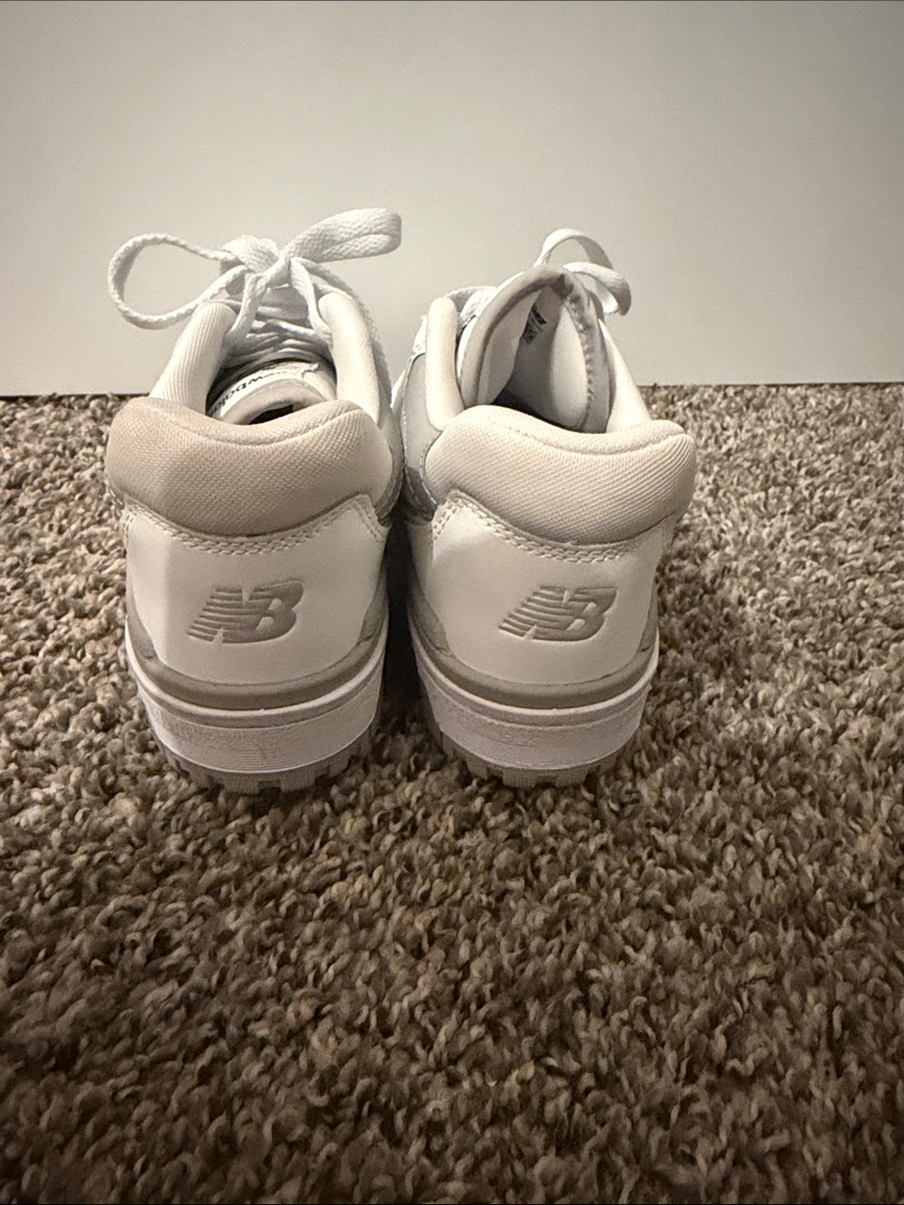 New Balance 550 Sneakers in White and Gray - Picture 3 of 3